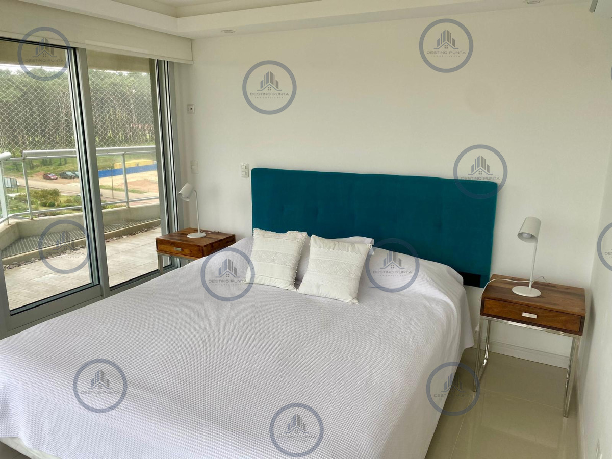 Apartamento ID.2159 - Oportunidad Moderno Apartamento de 2 Dormitorios y Dependencia a Pasos de Playa Brava