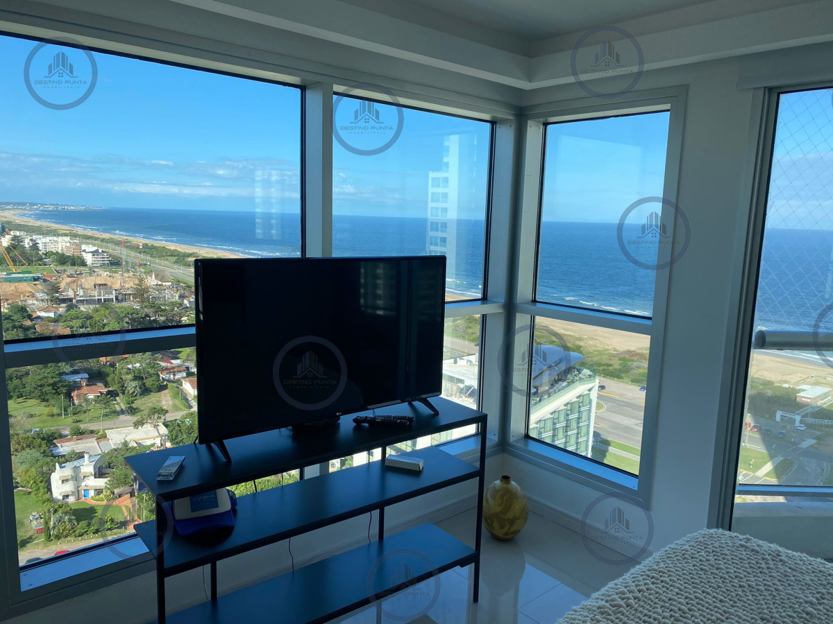 Apartamento ID.1776 - Venta de gran apartamento de 3 dormitorios con parrillero propio en Playa Brava, Punta del Este