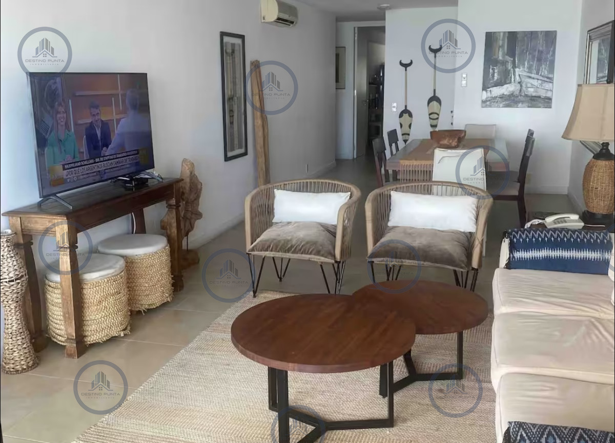 Apartamento ID.2500 - Apartamento en venta de 2 dormitorios y parrillero propio, Punta Ballena