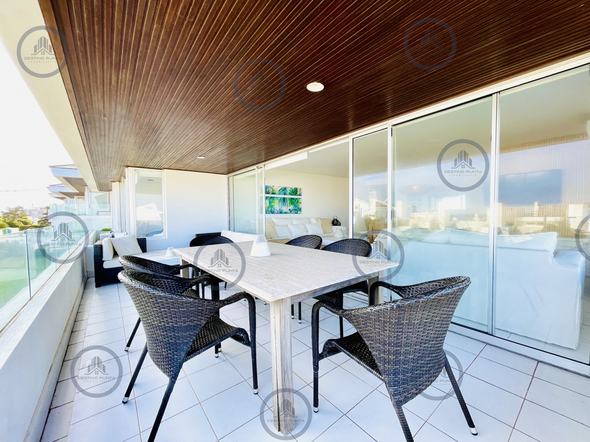 Apartamento ID.1599 - Maravilloso Penthouse de 3 Dormitorios y Parrillero en Montoya, La Barra