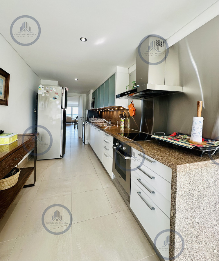 Apartamento ID.1762 - Oportunidad en Venta! Apartamento sobre playa Brava de 3 Dormitorios más Dependencia, Torre Le Parc