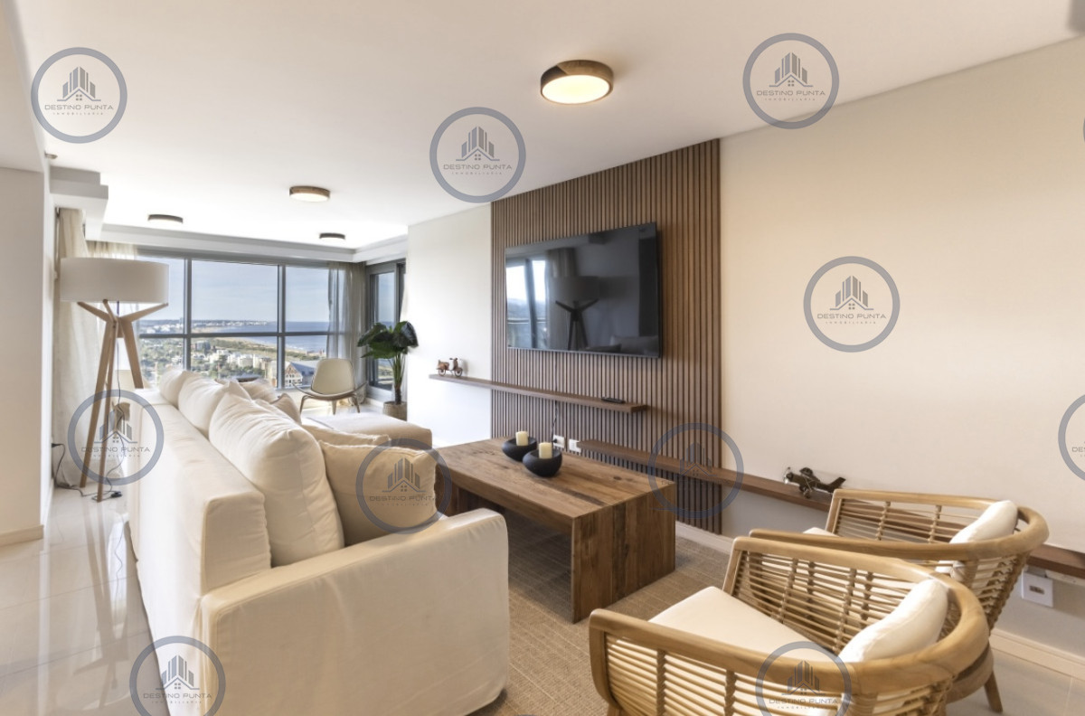 Apartamento ID.171 - Moderno Penthouse con Vista al Mar, en Playa Brava, 3 Dormitorios con Parrillero y Dependencia de servicio