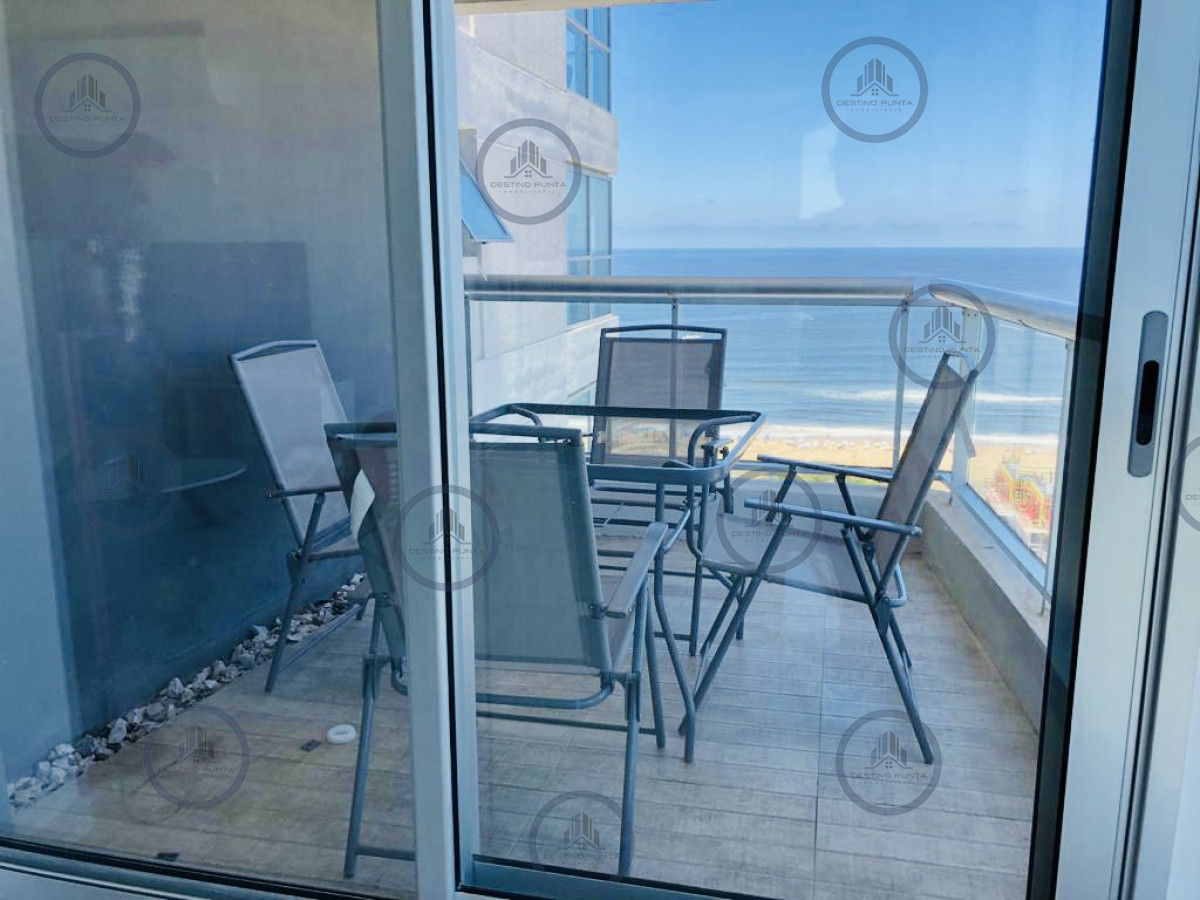 Apartamento ID.167 - Venta y alquiler temporario de apartamento piso alto en torre con servicios. Dos dormitorios más dependencia 