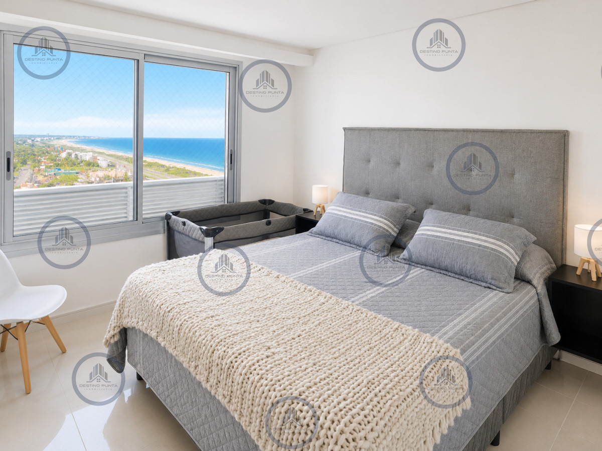 Apartamento ID.1776 - Venta de gran apartamento de 3 dormitorios con parrillero propio en Playa Brava, Punta del Este