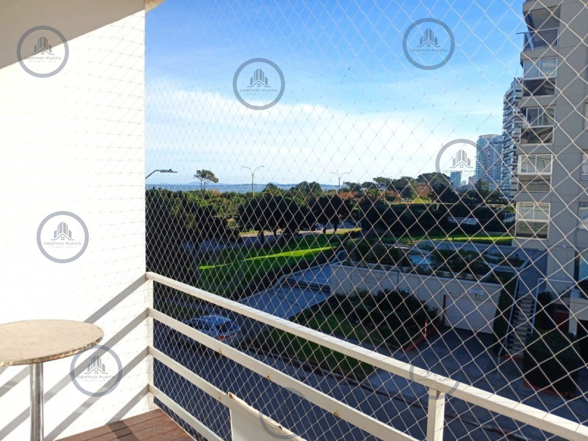 Apartamento ID.3193 - Venta | Apartamento de 2 dormitorios frente al mar – Playa Mansa, Punta del Este
