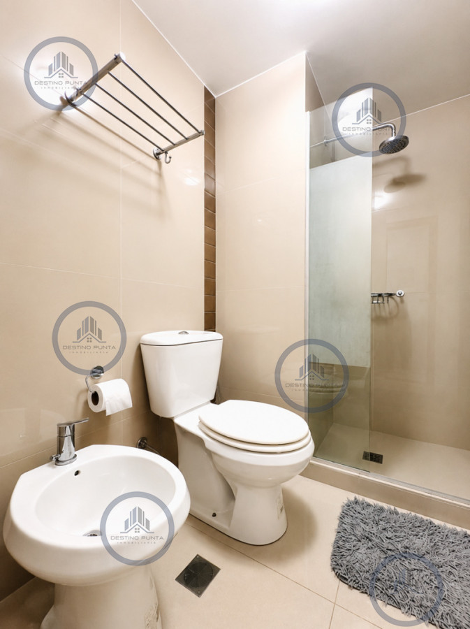 Apartamento ID.2025 - Apartamento en Venta, Península de Punta del Este. 3 Dormitorios con vista, reciclado 