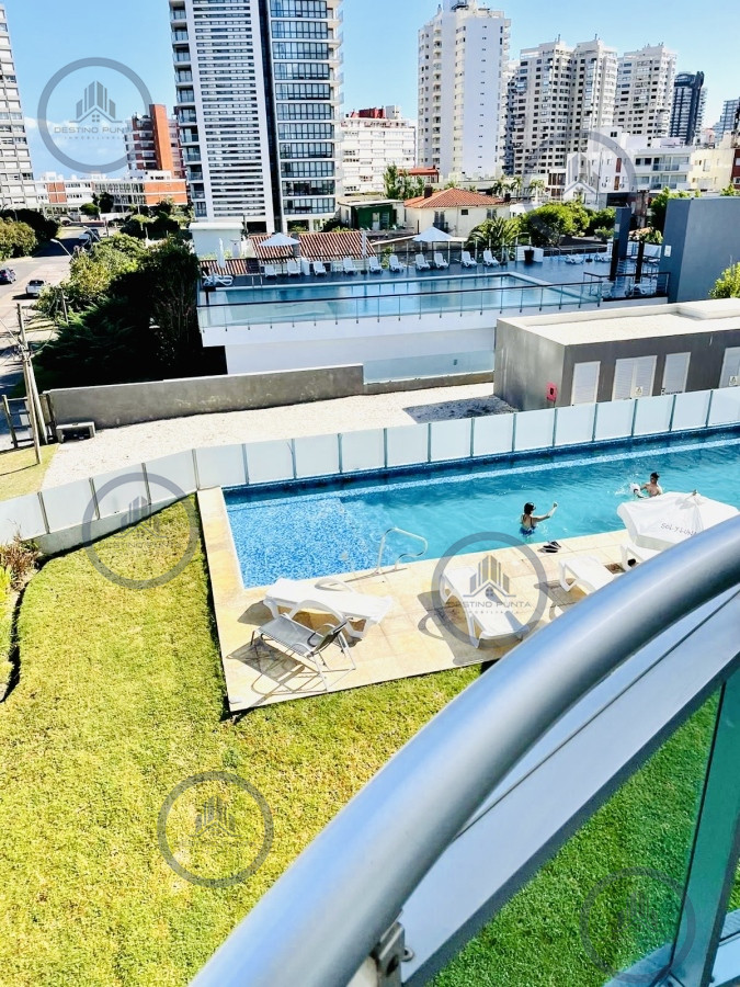 Apartamento ID.1622 - Apartamento de 1 Dormitorio en Torre con Servicios, Cerca del Mar - Alquiler Anual, Punta del Este