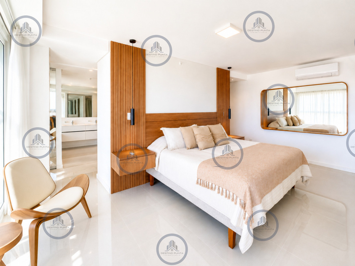 Apartamento ID.150 - Espectacular Penthouse Duplex con 4 Dormitorios + Dependencia y Terraza con Parrillero, en torre premium de Playa Brava, Punta del Este