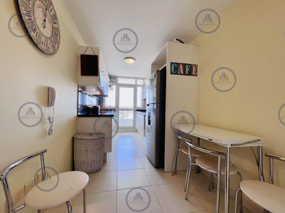 Apartamento ID.216 - Excelente Apartamento de 2 Dormitorios con Vista al Mar, Playa Mansa