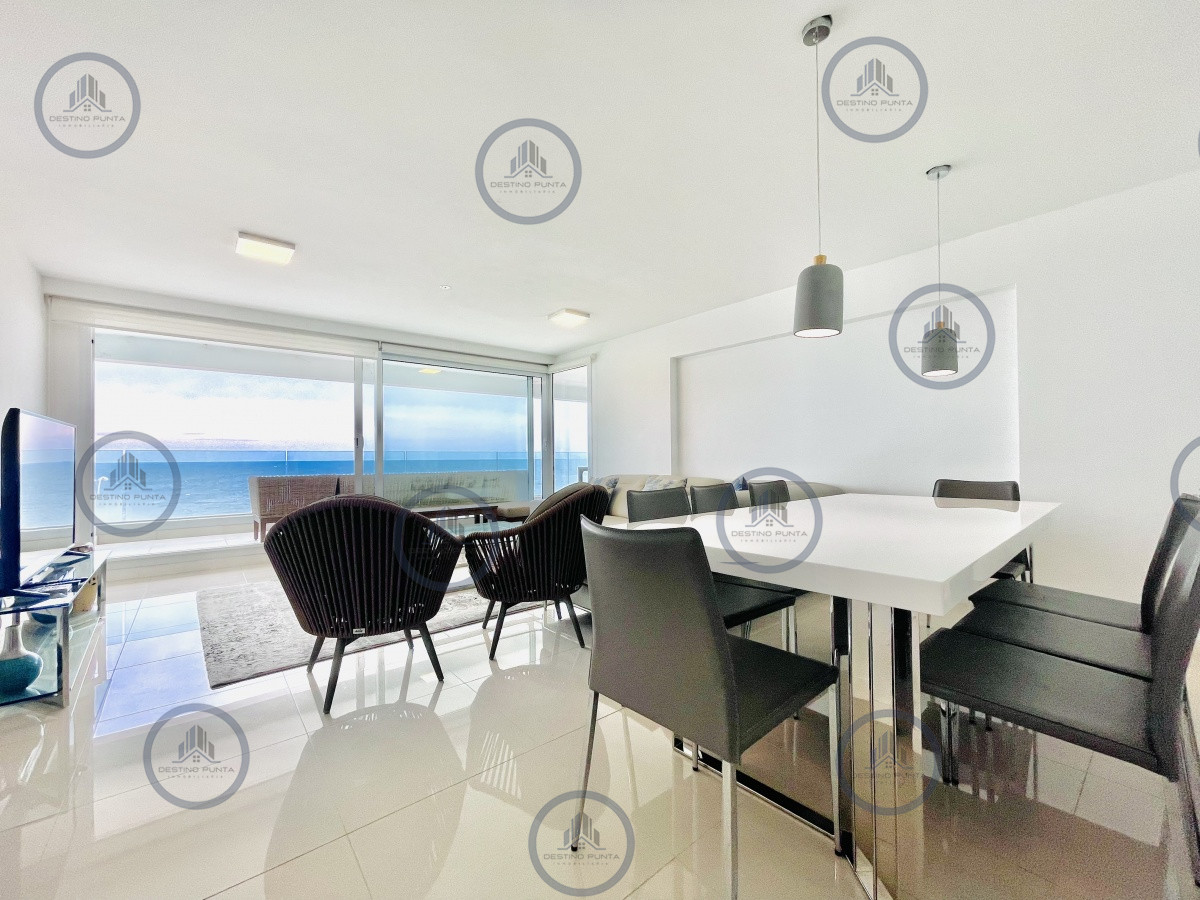 Apartamento ID.304 - Apartamento de 3 Dormitorios y Parrillero Frente al Mar, Playa Mansa