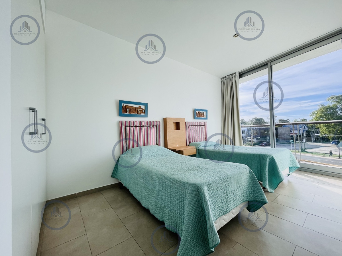 Apartamento ID.1925 - Venta de Moderno Apartamento de 3 Dormitorios Frente al Mar en La Barra
