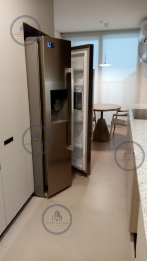 Apartamento ID.1651 - Alquiler temporario de apartamento Premiun central de tres dormitorios Le Parc III sobre Playa Brava