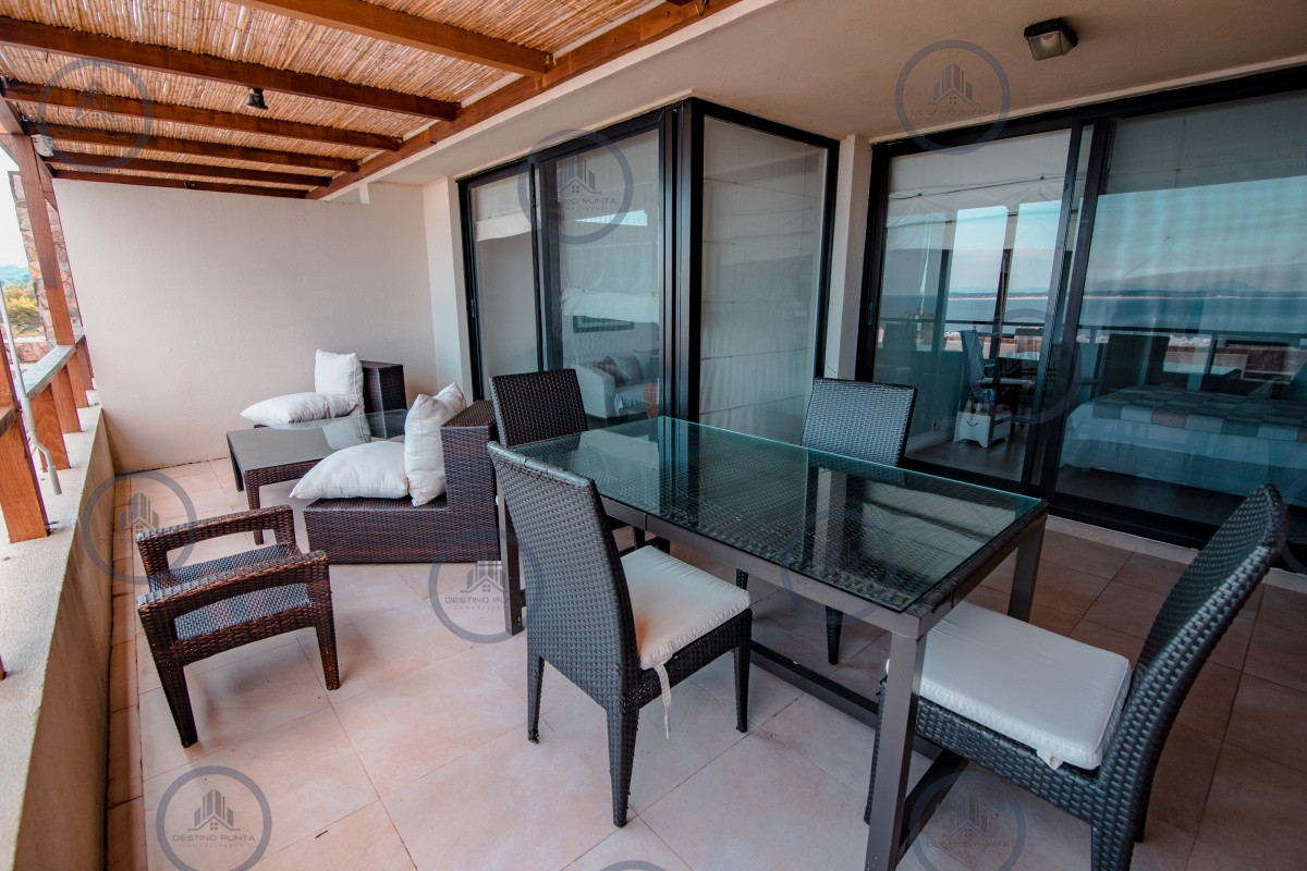 Apartamento ID.557 - Venta de apartamento de dos dormitorios con parrillero exclusivo, Punta Ballena