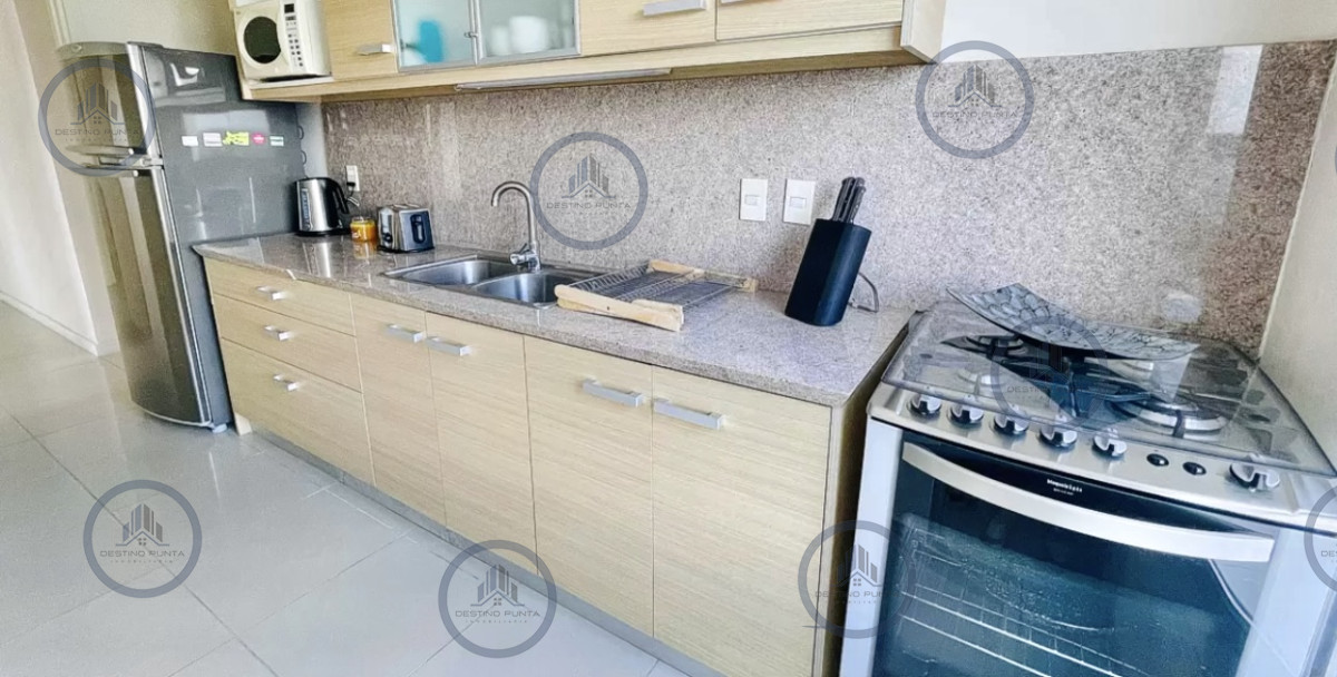 Apartamento ID.176 - Apartamento de 3 Dormitorios en Venta, Ocean Drive Punta del Este