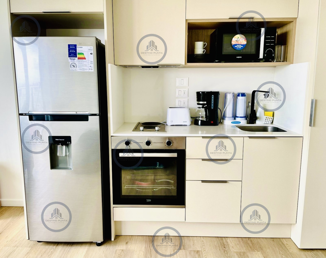 Apartamento ID.1835 - Moderno Monoambiente en Torre con Servicios sobre Roosevelt, Punta del Este