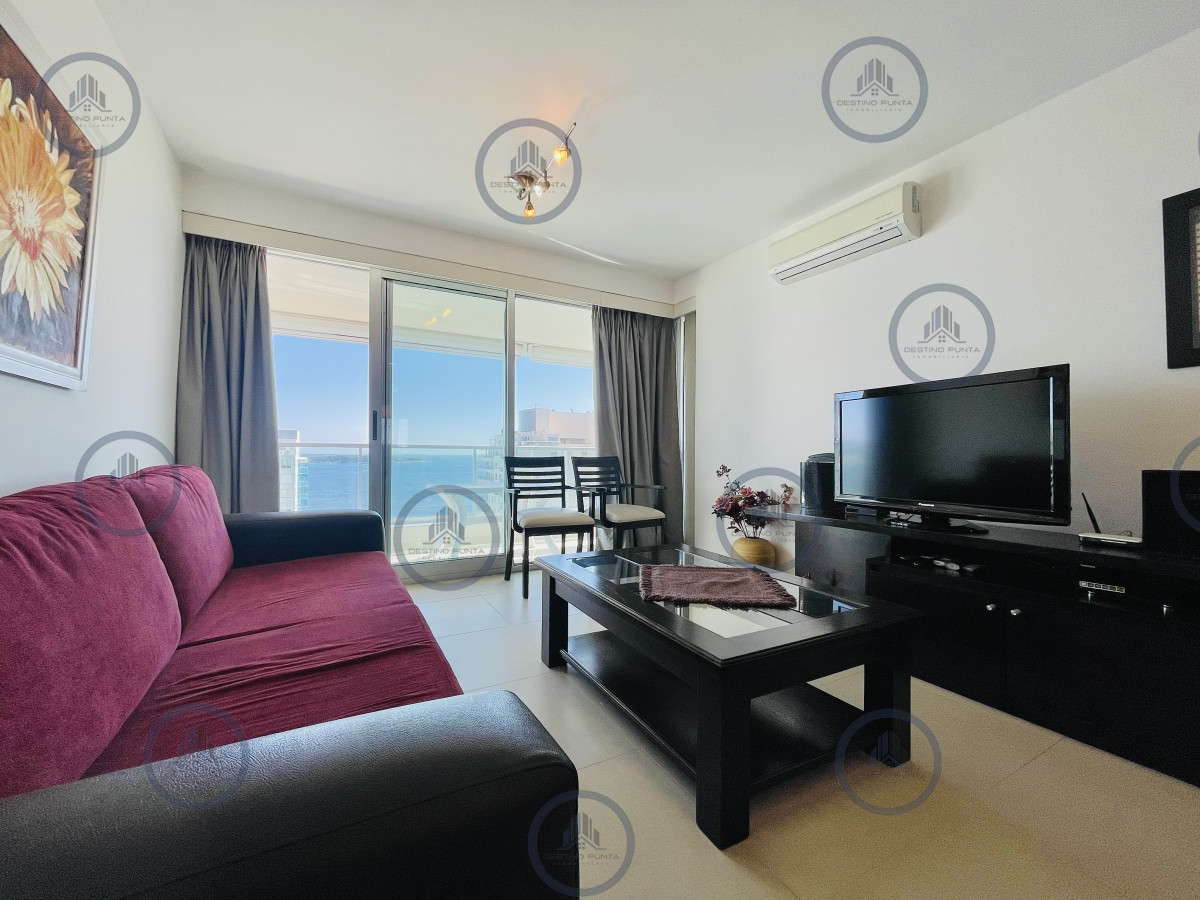 Apartamento ID.986 - Apartamento con Vista al Mar de 2 Dormitorios a Una Cuadra de la Playa, Punta del Este