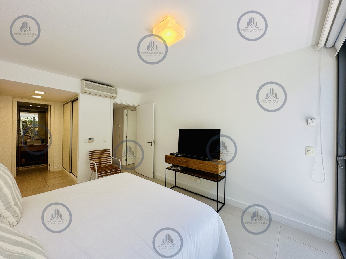 Apartamento ID.1690 - Venta y Alquiler temporario de apartamento moderno de dos dormitorios con parrillero en Punta Ballena