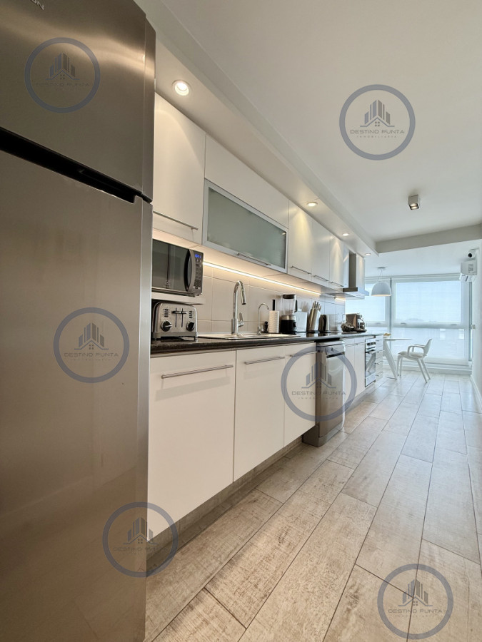 Apartamento ID.2036 - Apartamento Penthouse finamente decorado de 3 dormitorios con parrillero propio en venta, Roosevelt Brava, Punta del Este
