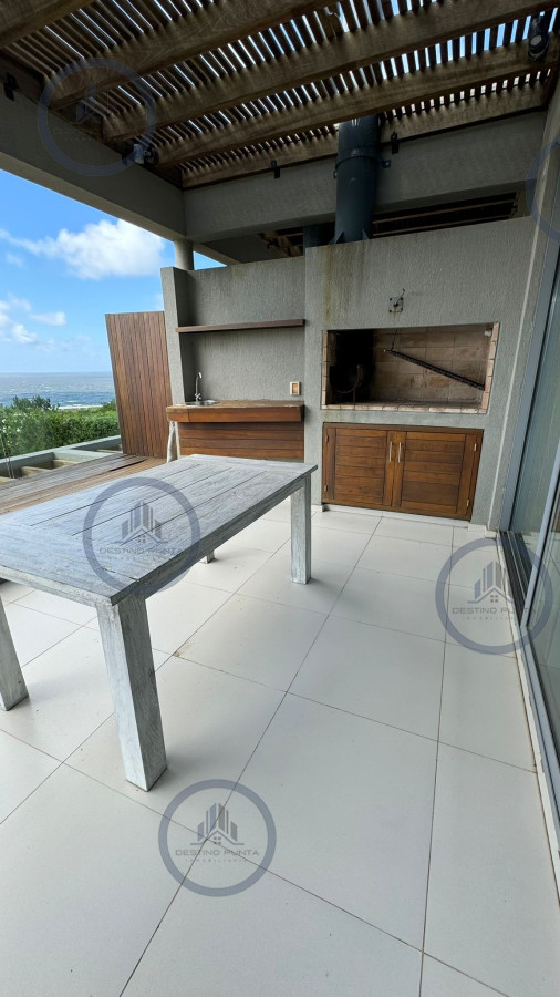 Apartamento ID.2426 - Alquiler temporal de apartamento de 2 dormitorios con parrillero y patio en punta ballena 