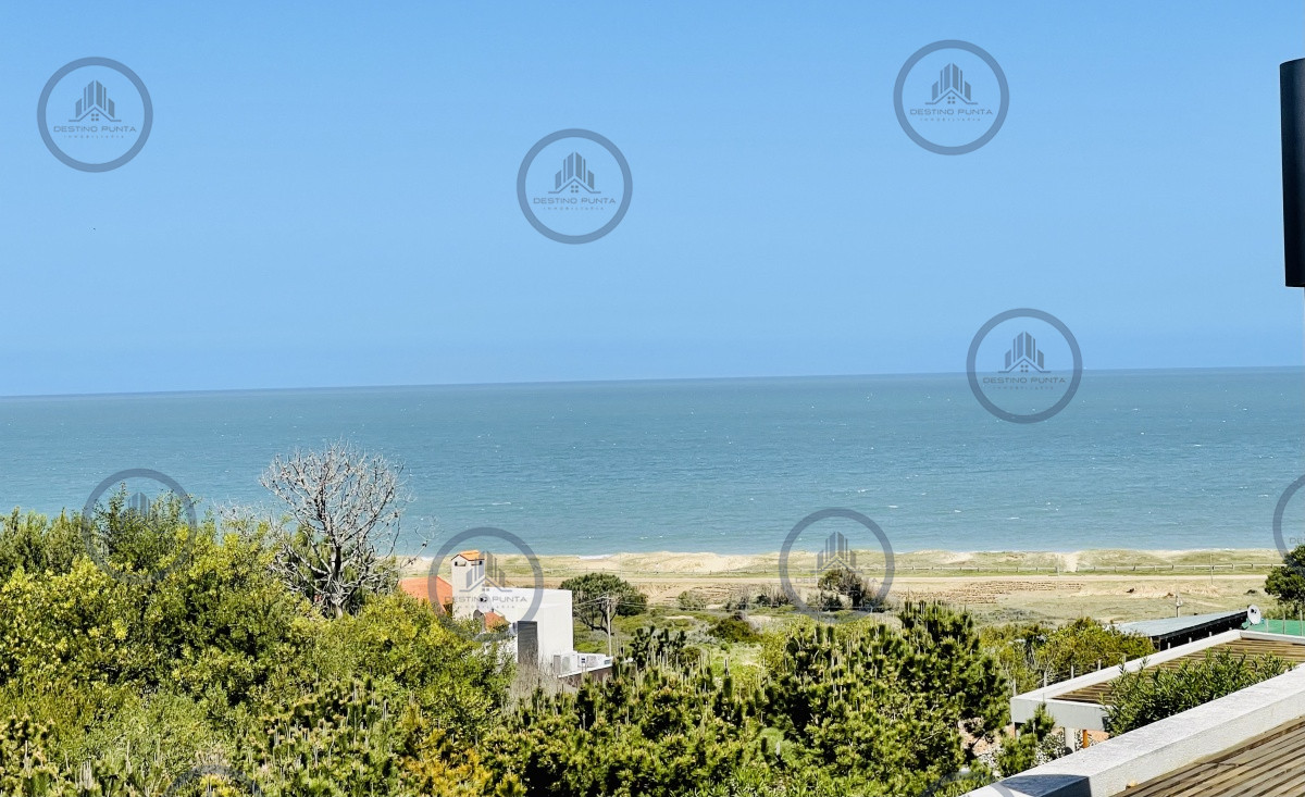 Apartamento ID.112 - Venta OPORTUNIDAD de exclusivo departamento de tres dormitorios y Parrillero en Punta Ballena