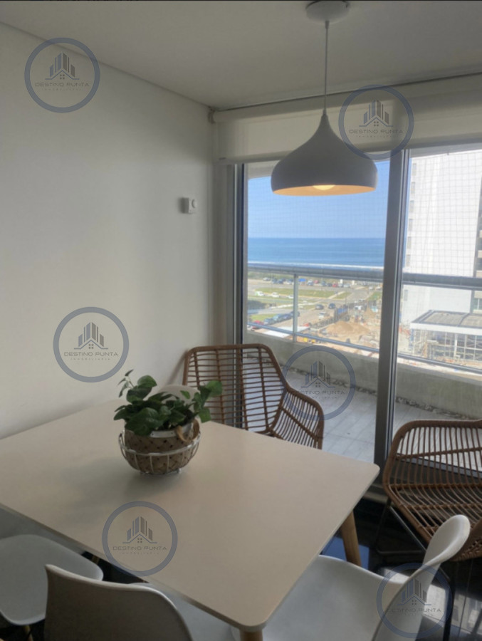 Apartamento ID.3284 - Alquiler temporal de apartamento a pasos de Playa Brava, 3 dormitorios mas dependencia y parrillero