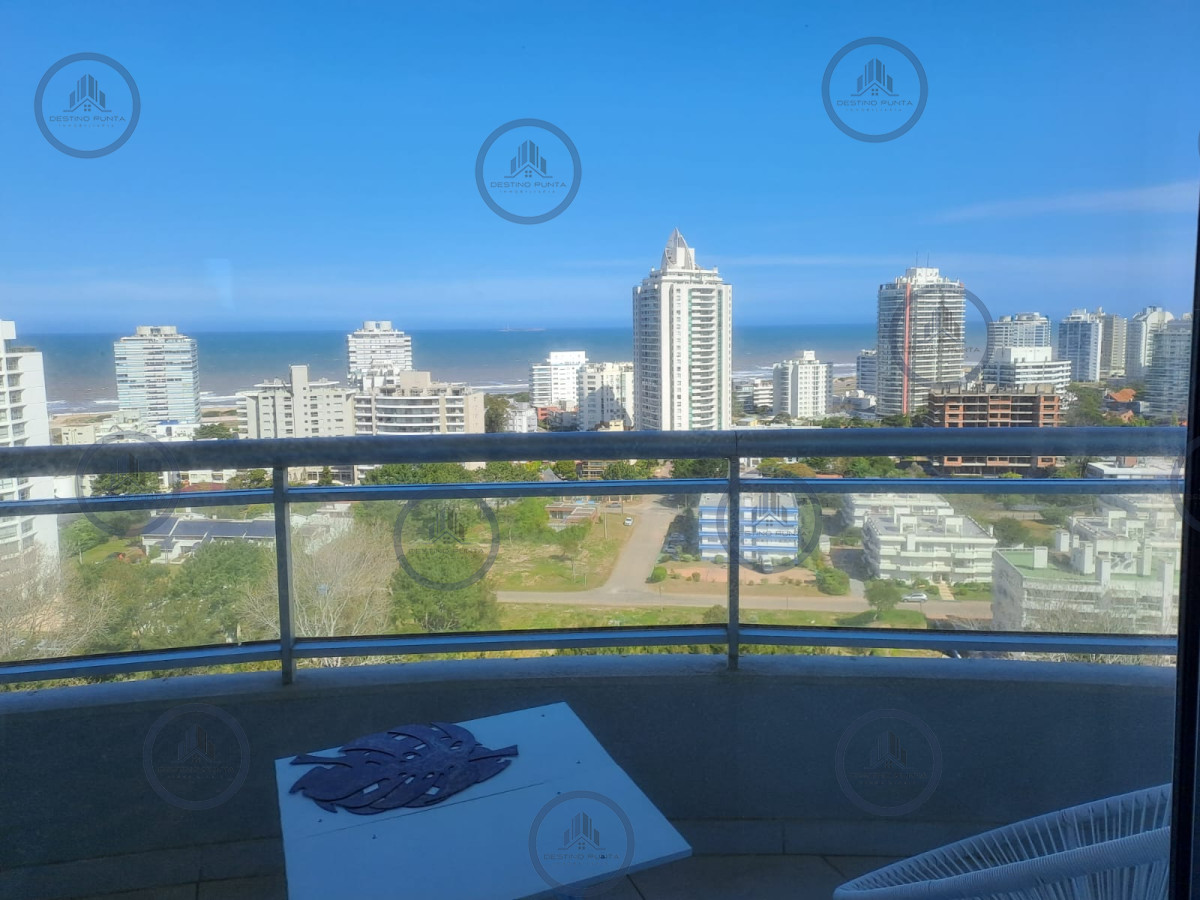 Apartamento ID.916 - Alquiler temporario de apartamento de dos dormitorios con dos baños en torre con servicios sobre Roosevelt