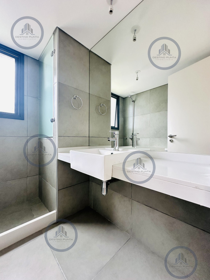 Apartamento ID.1196 - Apartamento de 2 Dormitorios Alquiler Anual, Playa Brava, Punta del Este