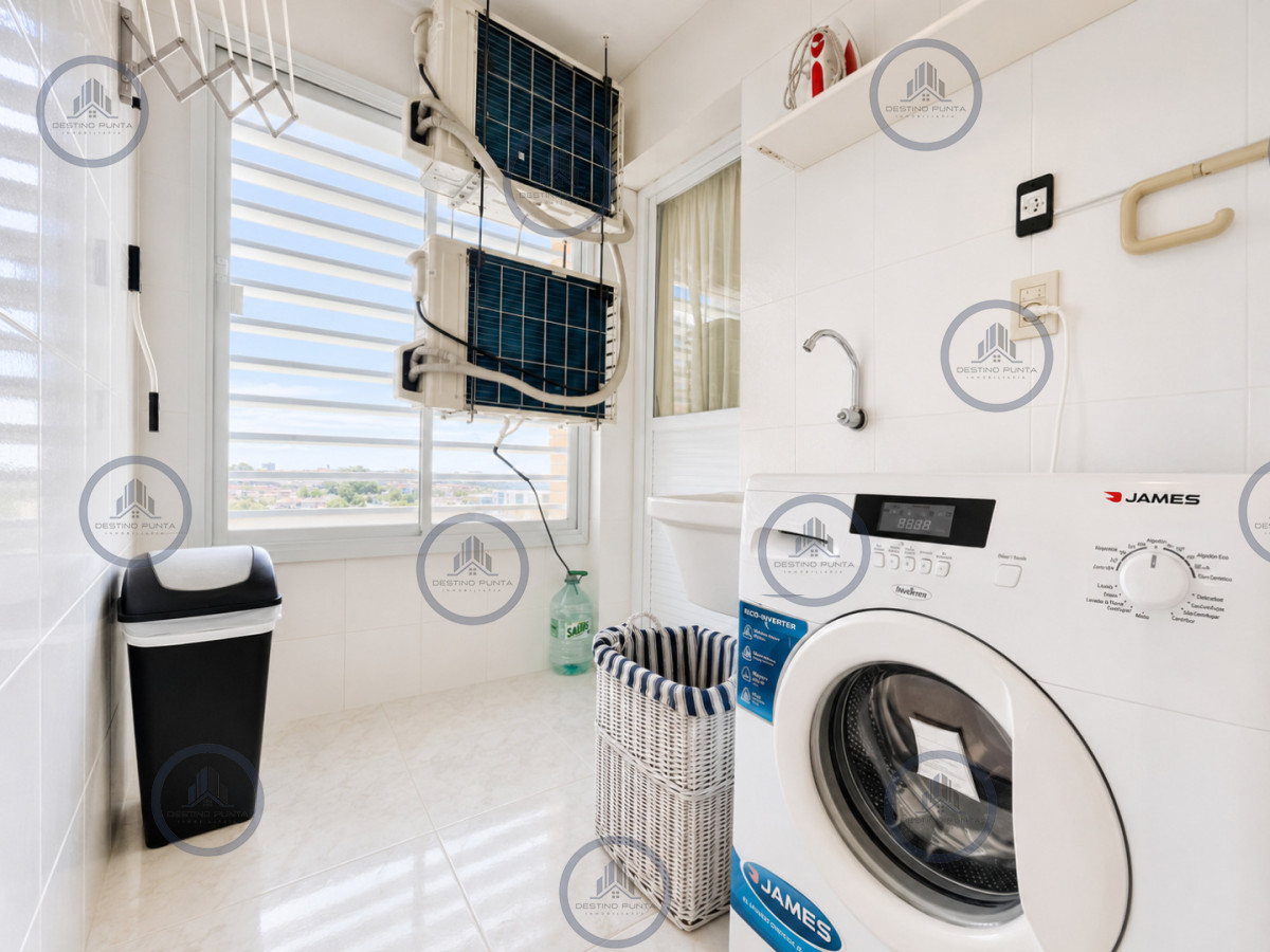 Apartamento ID.79 - Apartamento de 3 Dormitorios sobre Playa Mansa, en Venta y Alquiler, Punta del Este