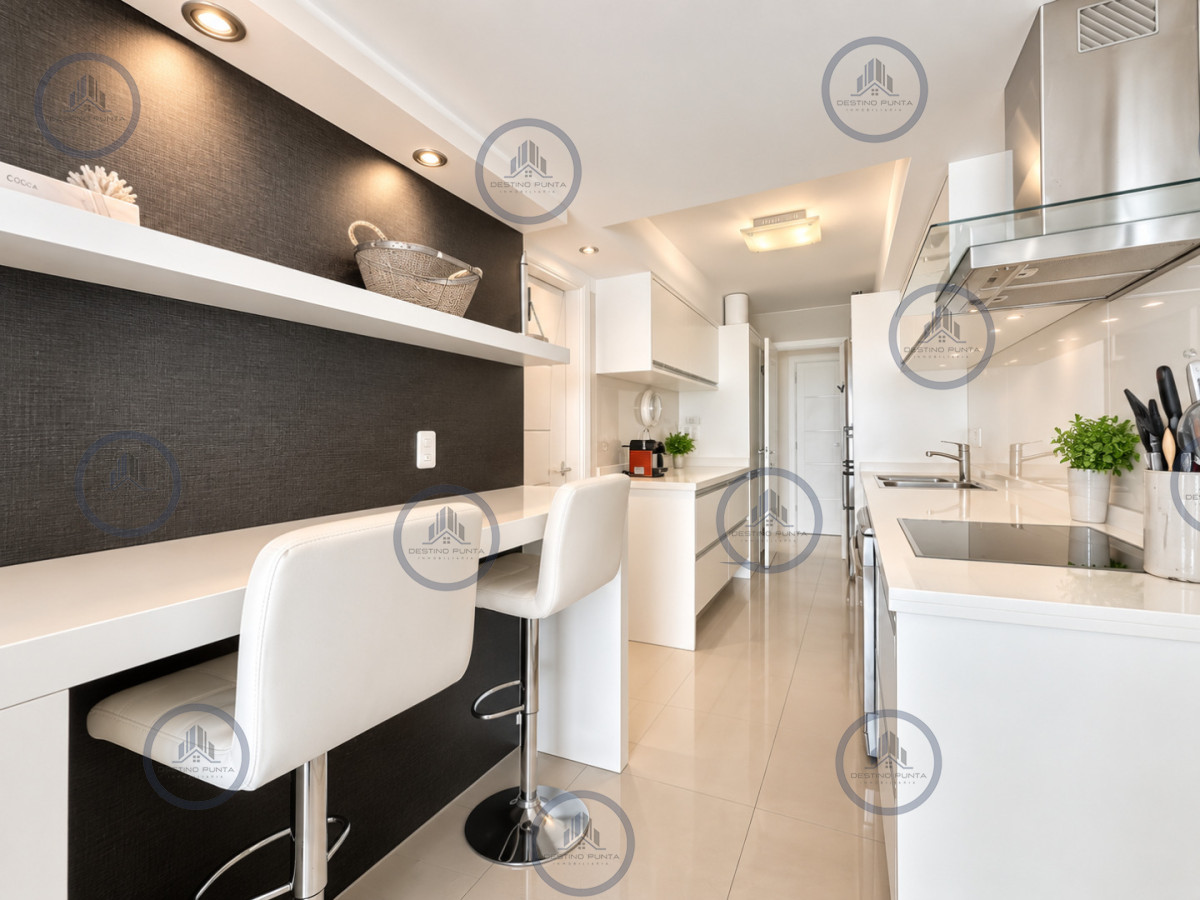 Apartamento ID.2321 - Penthouse Dúplex de 3 Dormitorios y Parrillero en Playa Mansa, Punta del Este