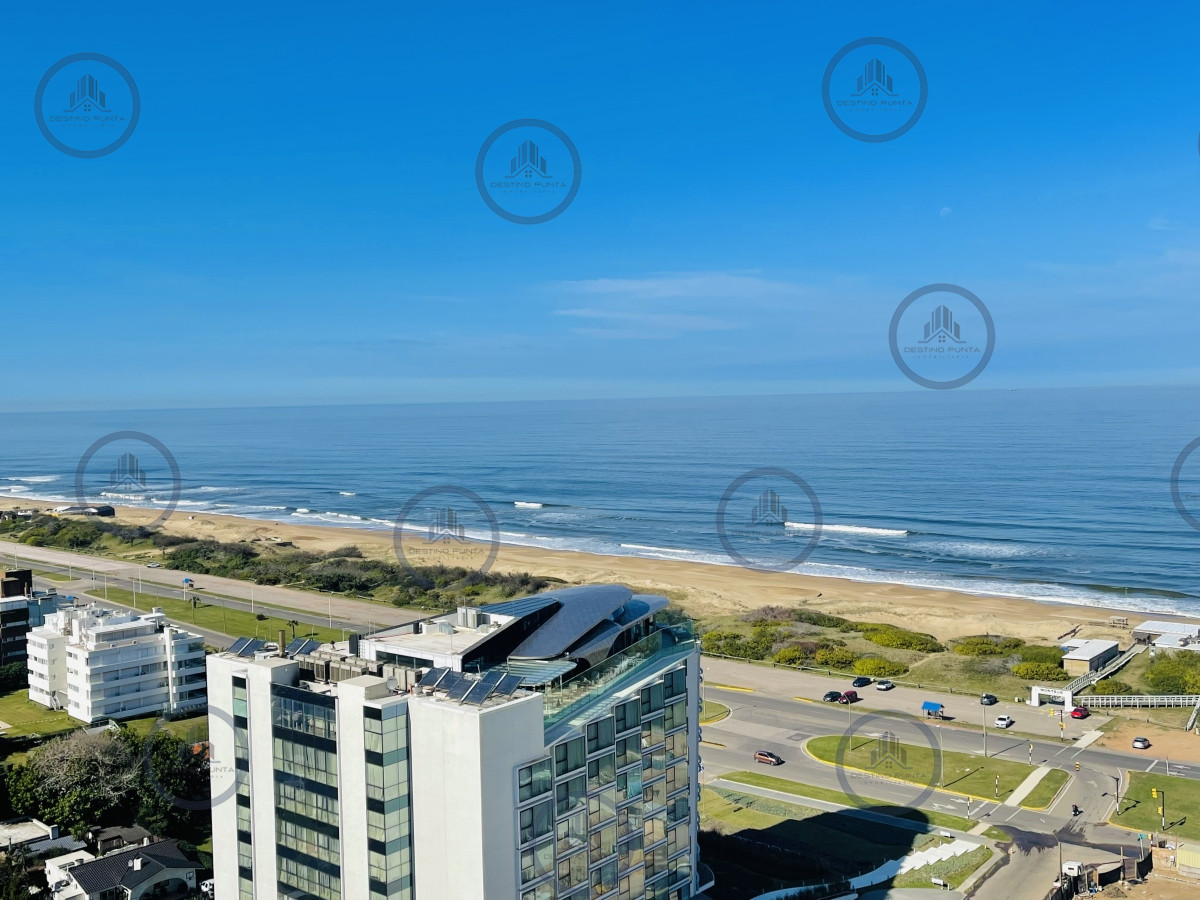 Apartamento ID.165 - Apartamento con Vista al Mar de 3 Dormitorios y Dependencia + Parrillero en Playa Brava, Punta del Este 