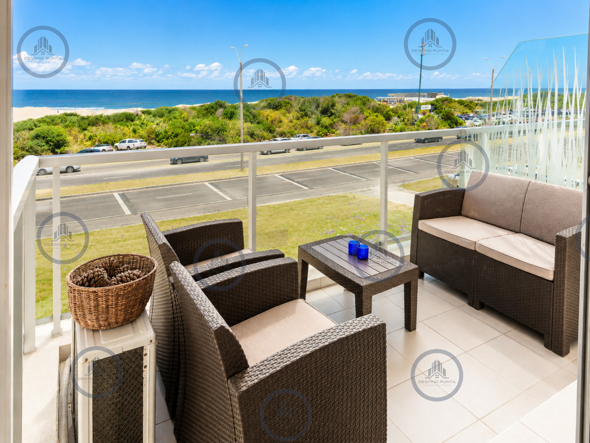 Apartamento ID.3259 - Moderno Apartamento de 3 Dormitorios frente al mar en Playa Brava, Punta del Este