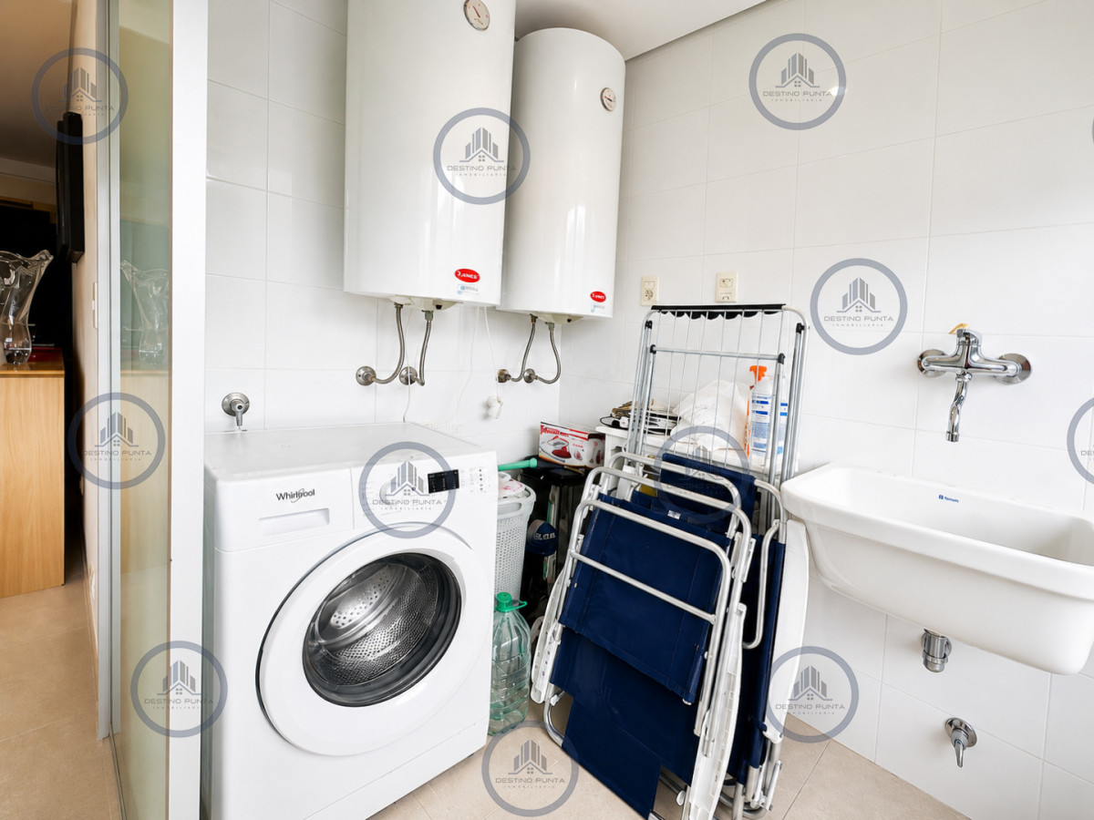 Apartamento ID.272 - Oportunidad en Venta Maravilloso departamento esquinero en Torre Le Parc, Playa Brava, Punta del Este