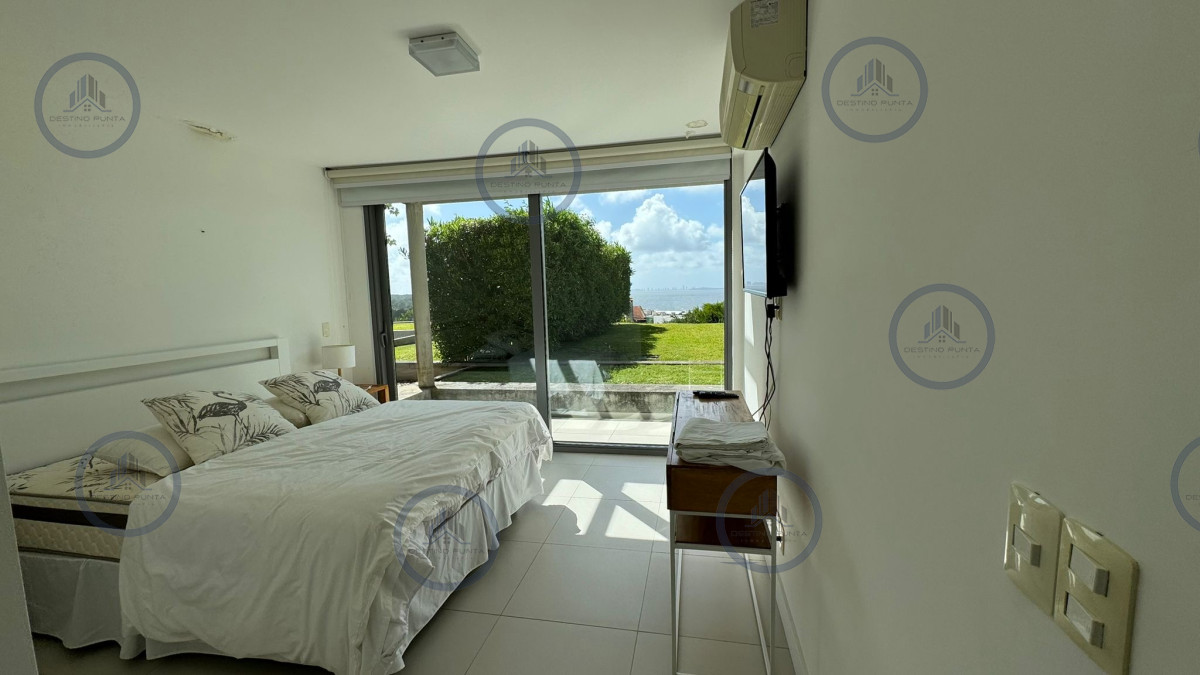 Apartamento ID.2426 - Alquiler temporal de apartamento de 2 dormitorios con parrillero y patio en punta ballena 