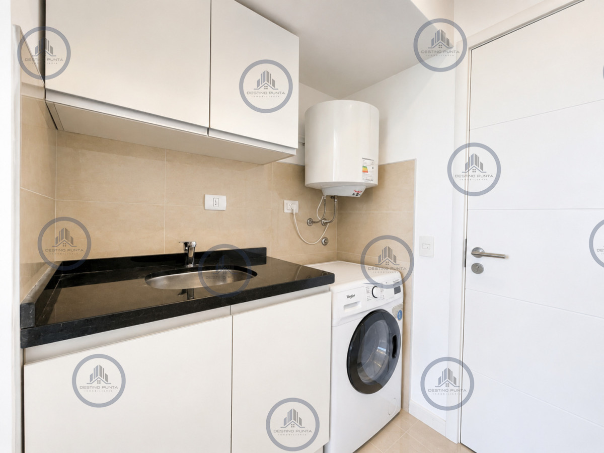 Apartamento ID.2985 - Penthouse de 3 Dormitorios con Barbacoa en Primera Línea del Mar, Playa Brava Punta del Este