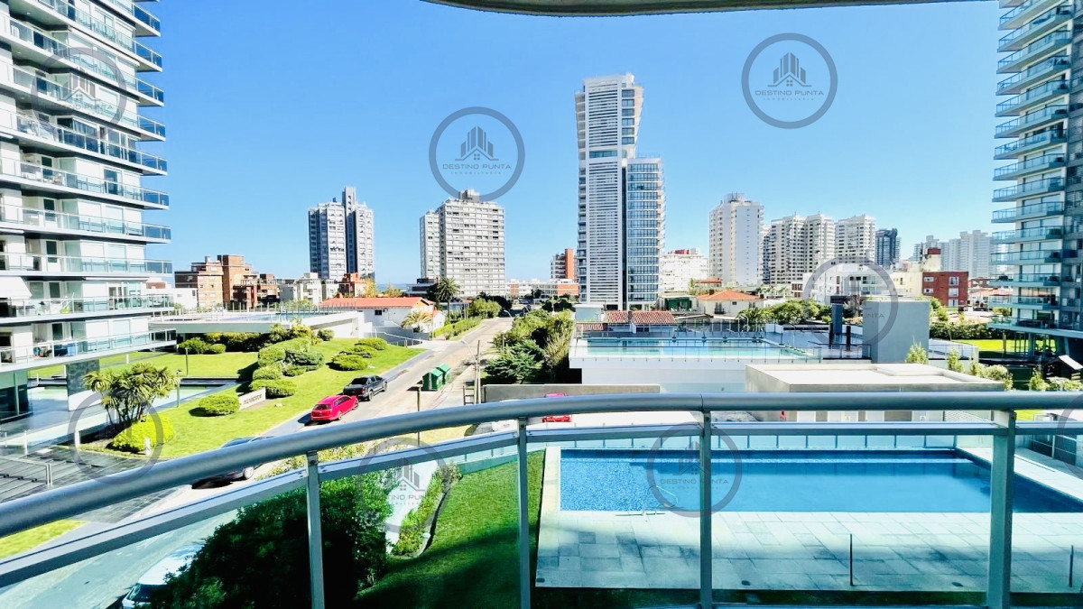 Apartamento ID.1622 - Apartamento de 1 Dormitorio en Torre con Servicios, Cerca del Mar - Alquiler Anual, Punta del Este