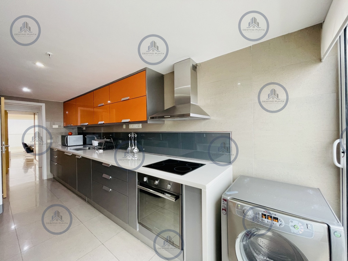 Apartamento ID.159 - Moderno Apartamento de 3 Suites en Playa Mansa con Vista al Mar