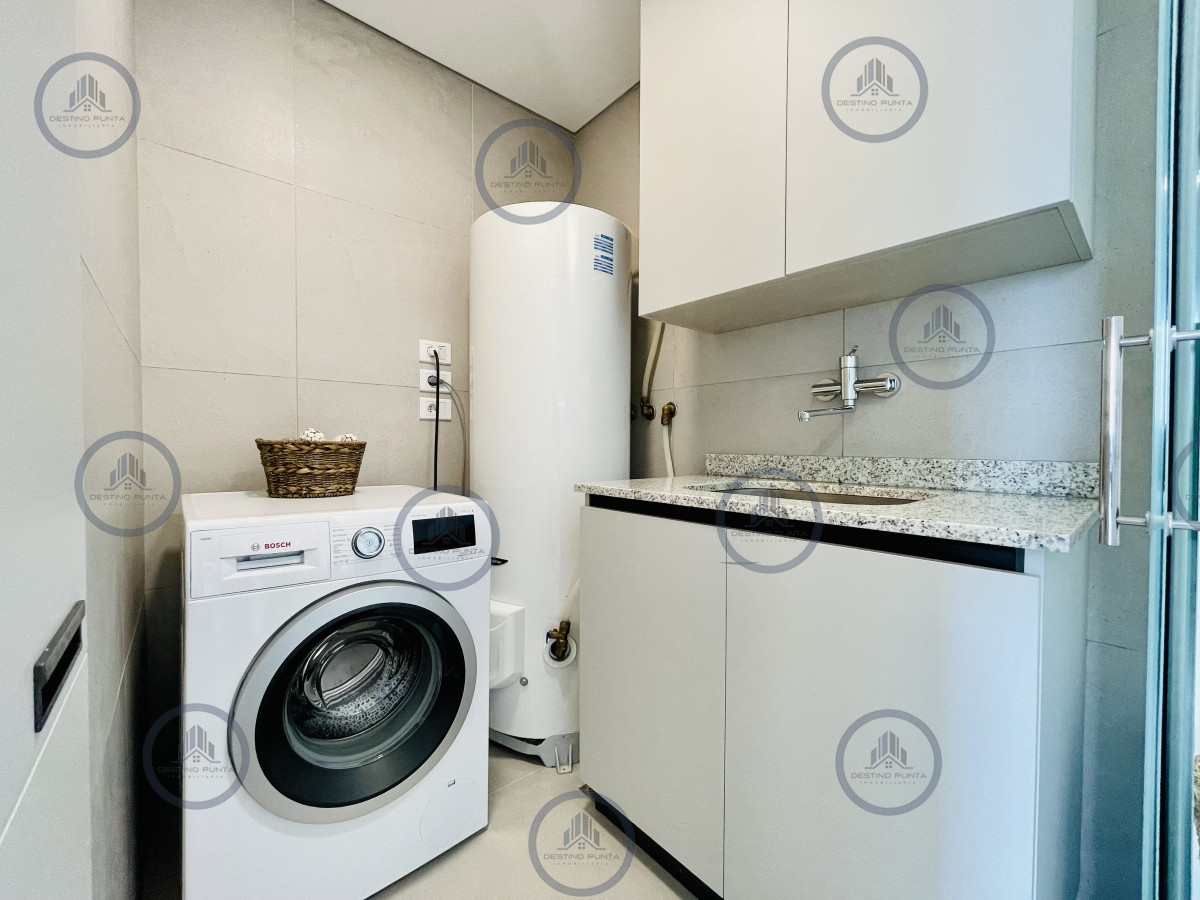 Apartamento ID.1940 - Venta Espectacular Apartamento Frente al Mar, 3 Dormitorios, Le Parc Punta del Este