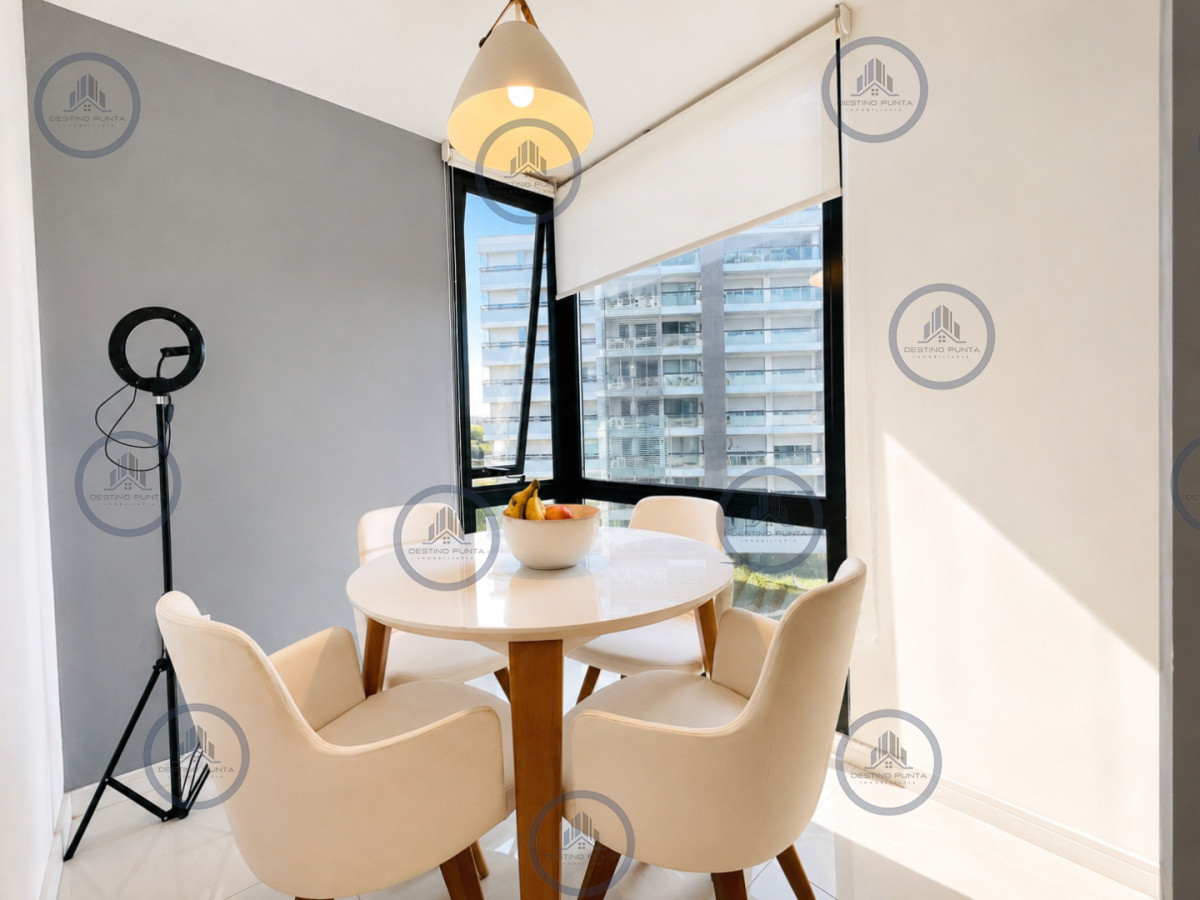 Apartamento ID.726 - Alquiler Anual, Apartamento Moderno de 1 Dormitorio en Torre con servicios, Punta del Este 