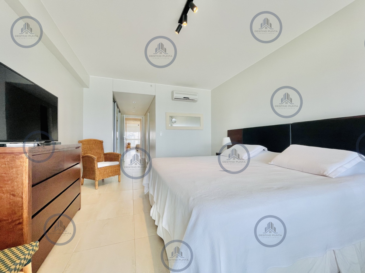 Apartamento ID.52 - Moderno Apartamento de 2 Dormitorios en Le Parc, Playa Brava. Punta del Este 