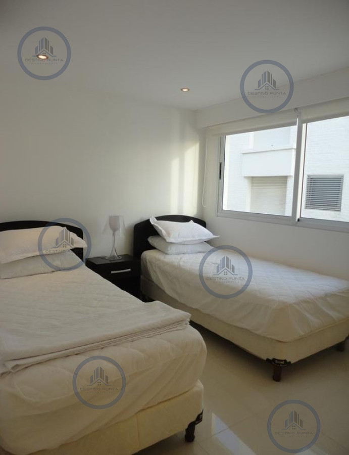 Apartamento ID.956 - Apartamento de 6 Dormitorios Frente al Puerto de Punta del Este