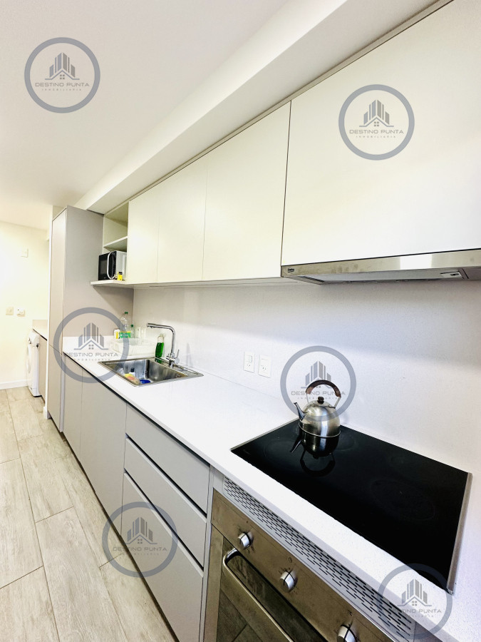 Apartamento ID.108 - Alquiler temporario de apartamento con la mejor ubicación del complejo, unidad de dos dormitorios con parrillero de uso exclusivo, Punta Ballena