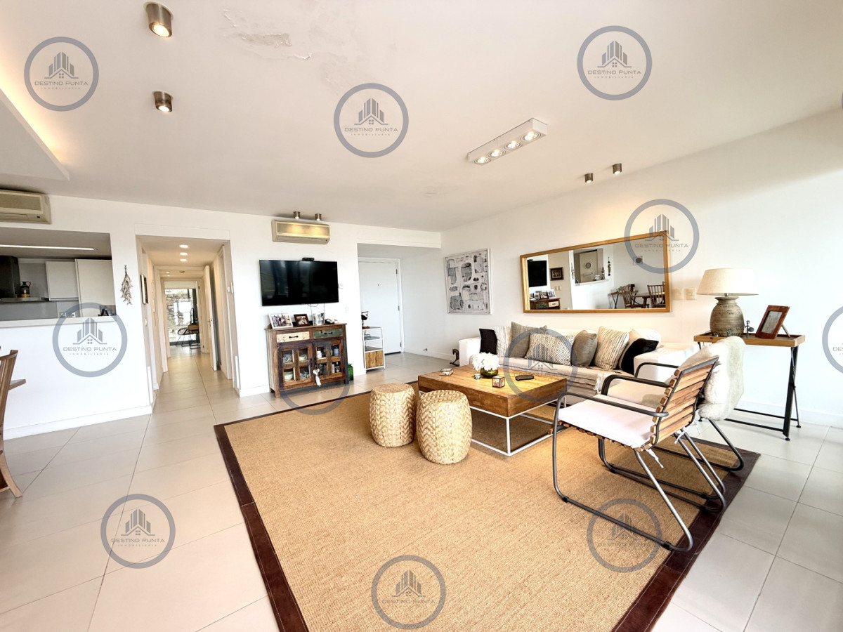 Apartamento ID.3111 - Venta de hermoso departamento de 2 dormitorios más parrillero en Punta Ballena 