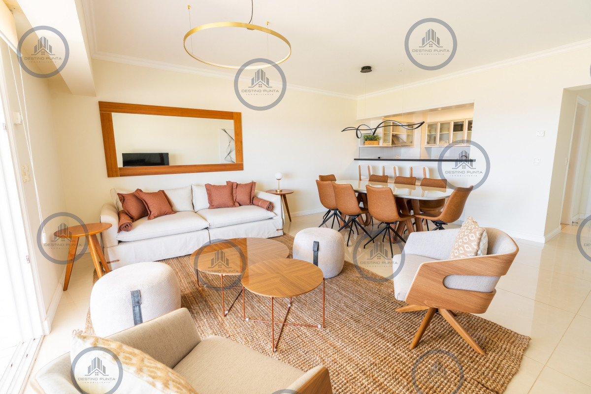 Apartamento ID.231 - Exclusivo penthouse en venta de 3 dormitorios vista al mar, piscina y parrillero de uso exclusivo sonbre Playa Mansa, Pinares