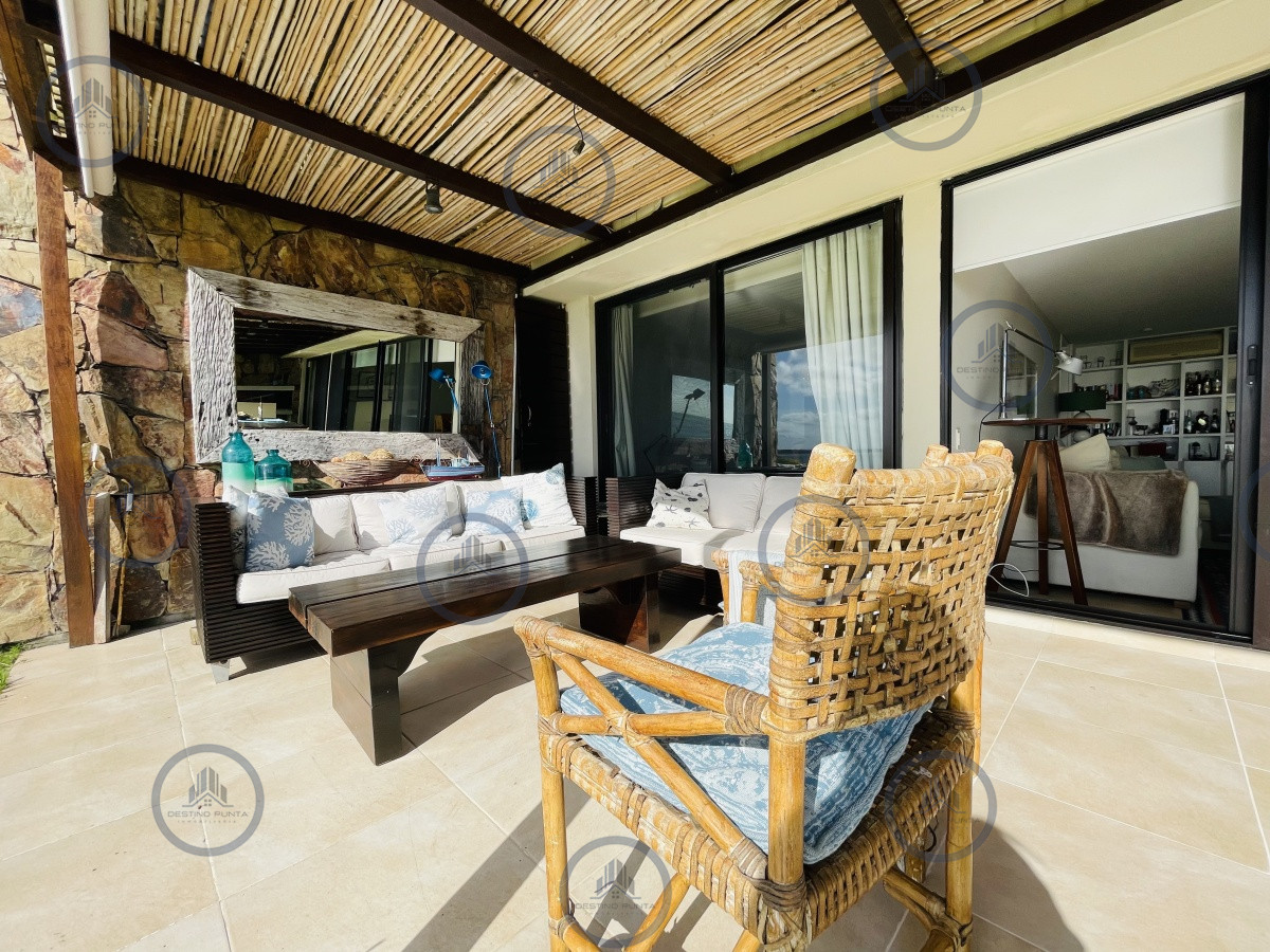 Apartamento ID.421 - Maravilloso departamento de 2 dormitorios con parrillero y salida al jardín en alquiler 
