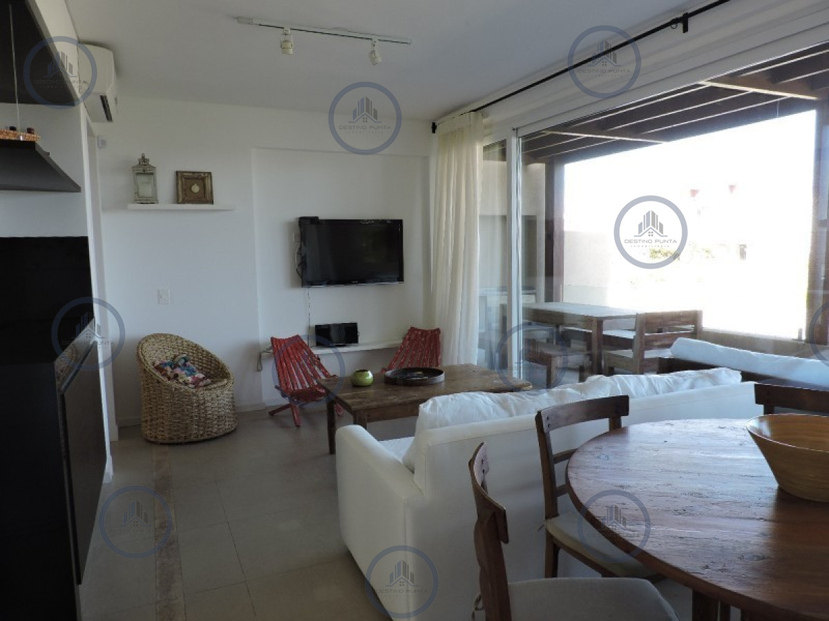 Apartamento de 3 Dormitorios y Parrillero en La Barra, a 100 metros del Mar - Venta y Alquiler — fotografía 3