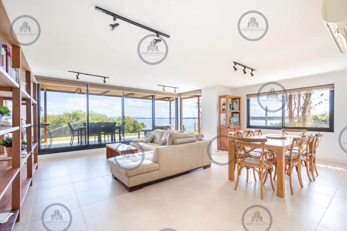 Apartamento ID.9 - Alquier temporario de amplio departamento de tres dormitorios con jardín, Punta Ballena