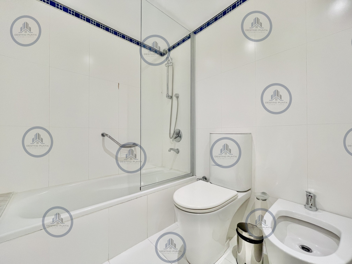 Apartamento ID.52 - Moderno Apartamento de 2 Dormitorios en Le Parc, Playa Brava. Punta del Este 