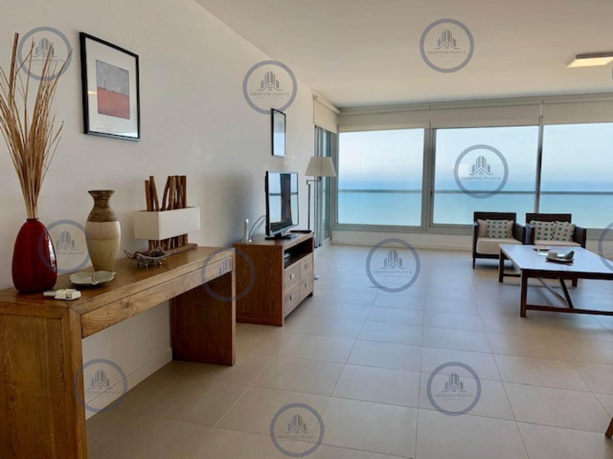 Apartamento ID.51 - Alquiler temporario de apartamento de dos dormitorios más dependencia de servicio sobre Playa Brava, Punta del Este