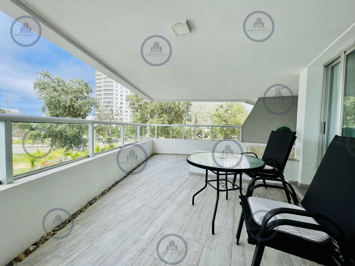Alquiler temporario de apartamento de dormitorio y medio a pasos de Playa Brava, Punta del Este — fotografía 2