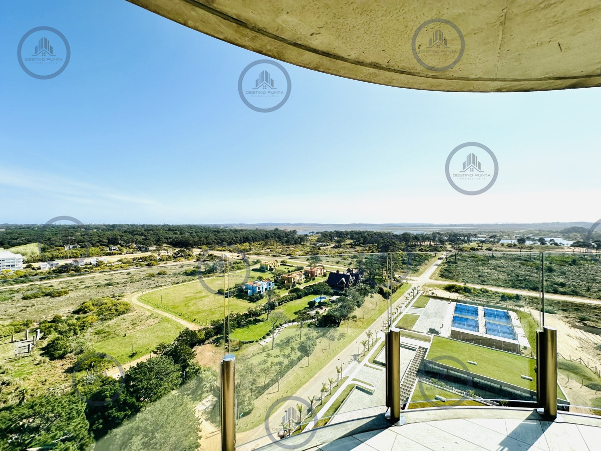 Apartamento ID.680 - Venta y alquiler de Apartamento de 1 Dormitorio en suite piso alto de Torre Surfside Village, Punta del Este